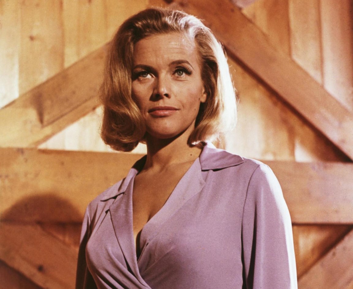 Nomi bond girl Honor Blackman