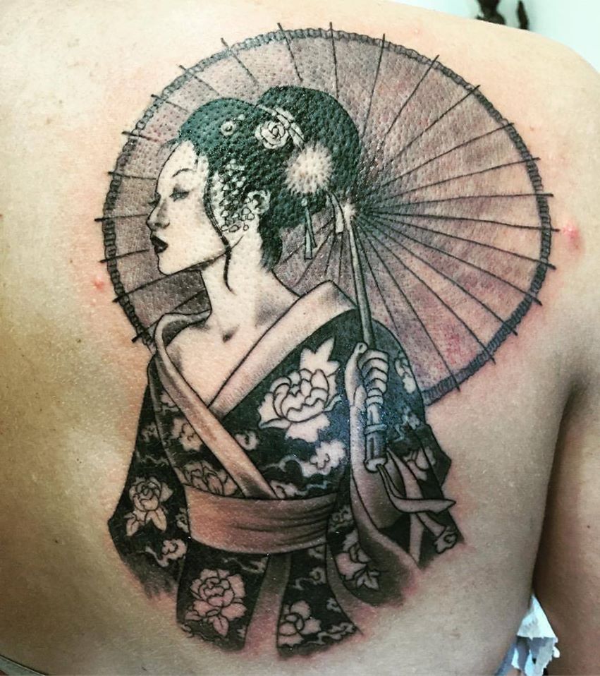 Tattoo Tatuaggio Geisha Schiena