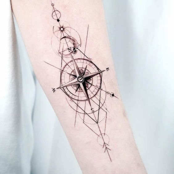 Tatuaggio Tattoo Bussola Luna Geometrico