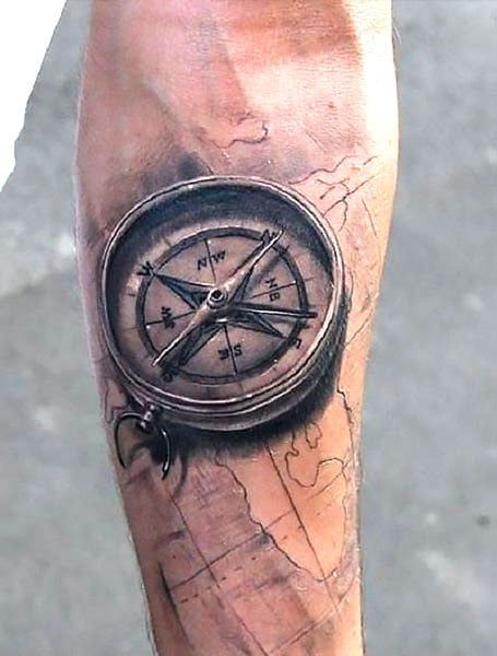 Tatuaggio Tattoo Bussola Realistico Braccio