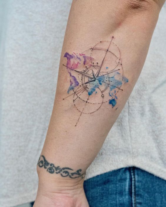 Tatuaggio Tattoo Mappa Mappamondo Braccio Aquerello