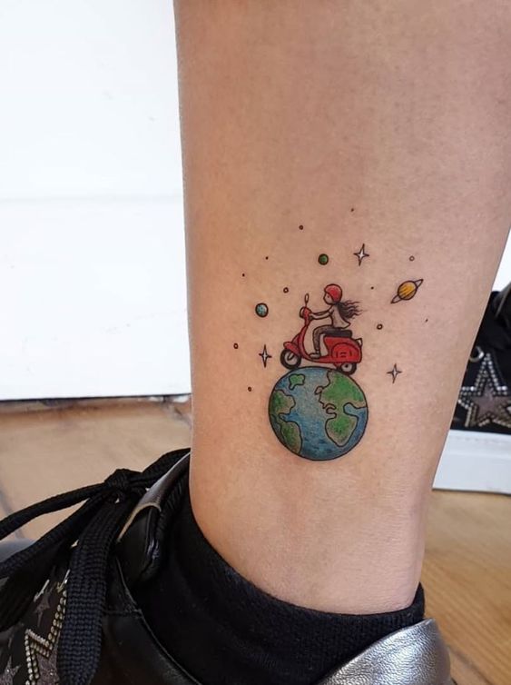 Tatuaggio Tattoo Mappa Mappamondo Motorino Ragazza Viaggio