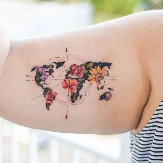 Tatuaggio Tattoo Mondo Mappamondo Braccio Fiori