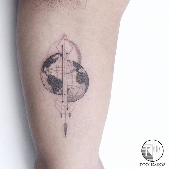 Tatuaggio Tattoo Mondo Mappamondo Geometrico