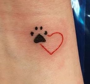 Tatuaggio Tatto Cane Zampe e Cuore