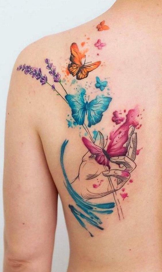 Tatuaggio Tattoo Farfalla Colorata Scapola