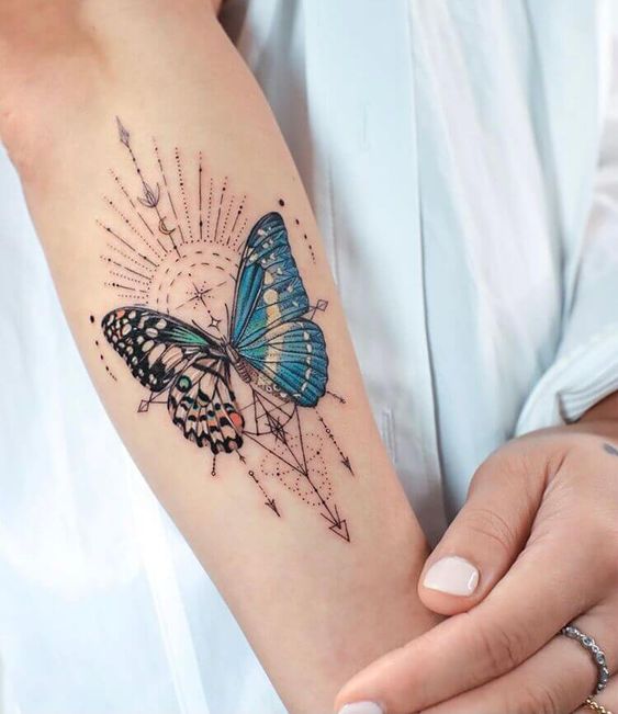 Tatuaggio Tattoo Farfalla Colorato Geometrico