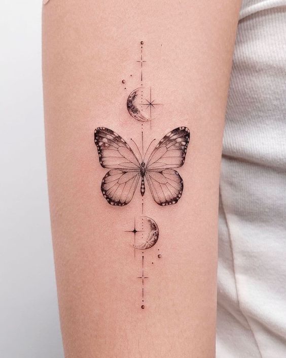 Tatuaggio Tattoo Farfalla Luna