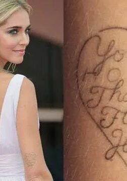 Tatuaggio Tattoo Chiara Ferragni scritta con cuore