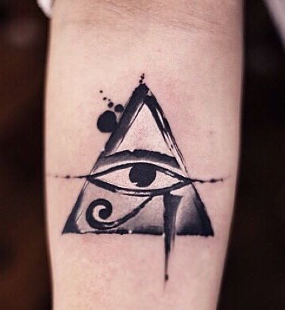 Tatuaggio Tattoo Occhio Horus Ra Triangolo