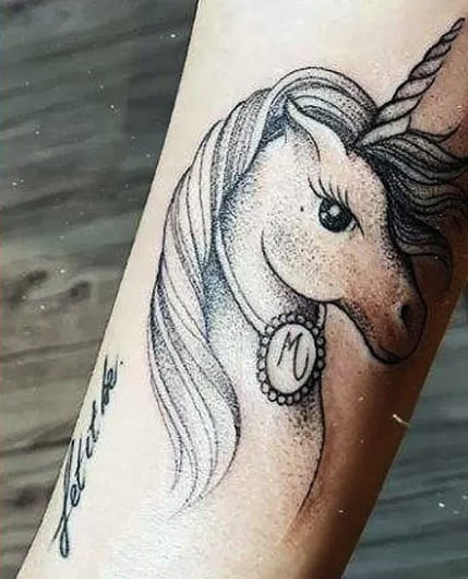 Tatuaggio Tattoo Giulia De Lellis Unicorno Let It Be