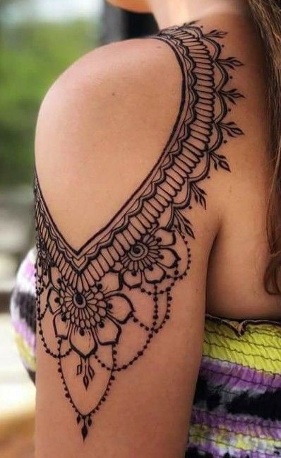 Tatuaggio Tattoo Henne Spalla