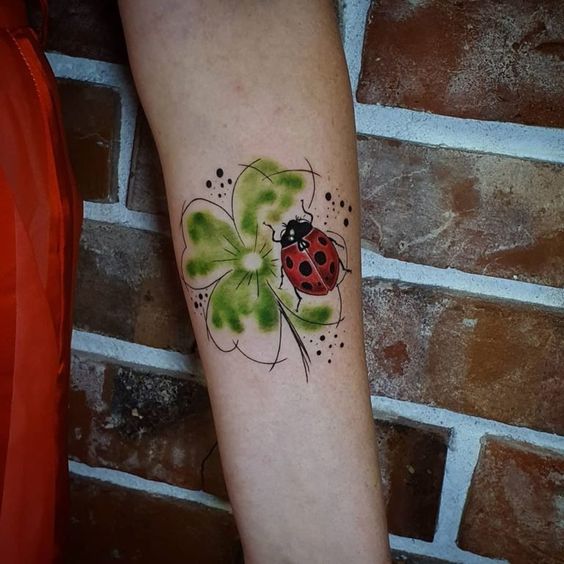 Tatuaggio Tattoo Coccinella Quadrifoglio