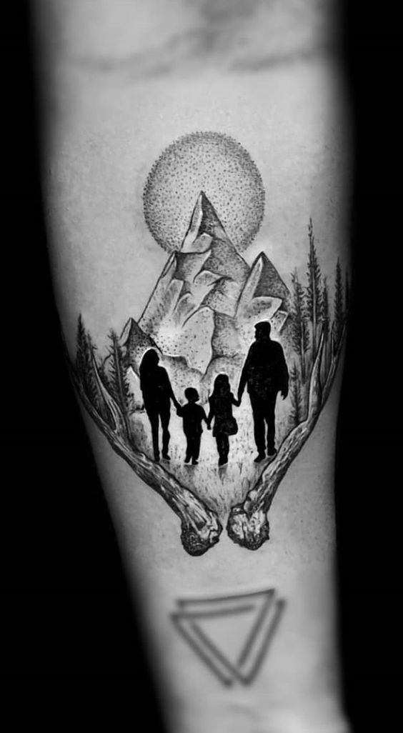 Tatuaggio Tattoo Gamba Uomo Famiglia
