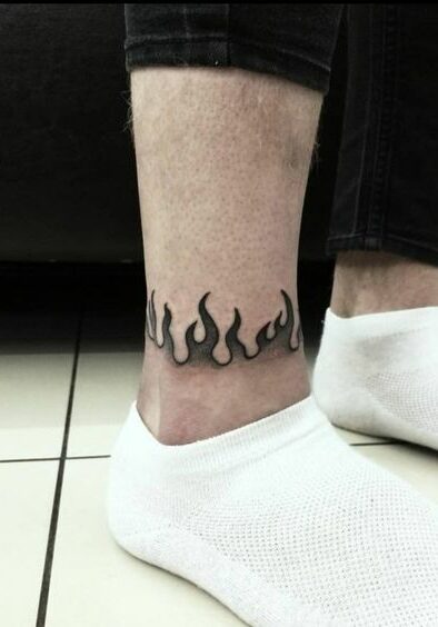 Tatuaggio Tattoo Caviglia Uomo Fiamma Fuoco