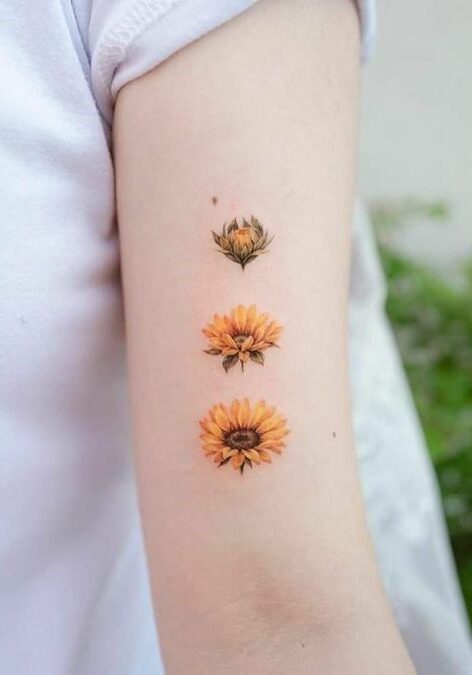 Tatuaggio Tattoo Girasole che Sboccia