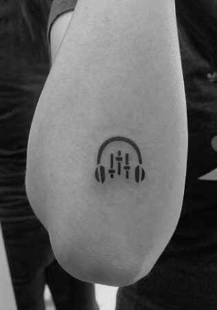 Tatuaggio Tattoo Musica Cuffie e Controller