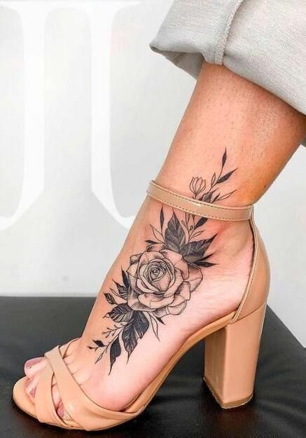 Tatuaggio Tattoo Piedi Rosa