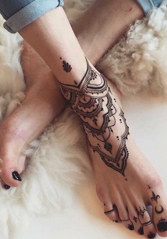 Tatuaggio Tattoo Piedi Stile Indiano