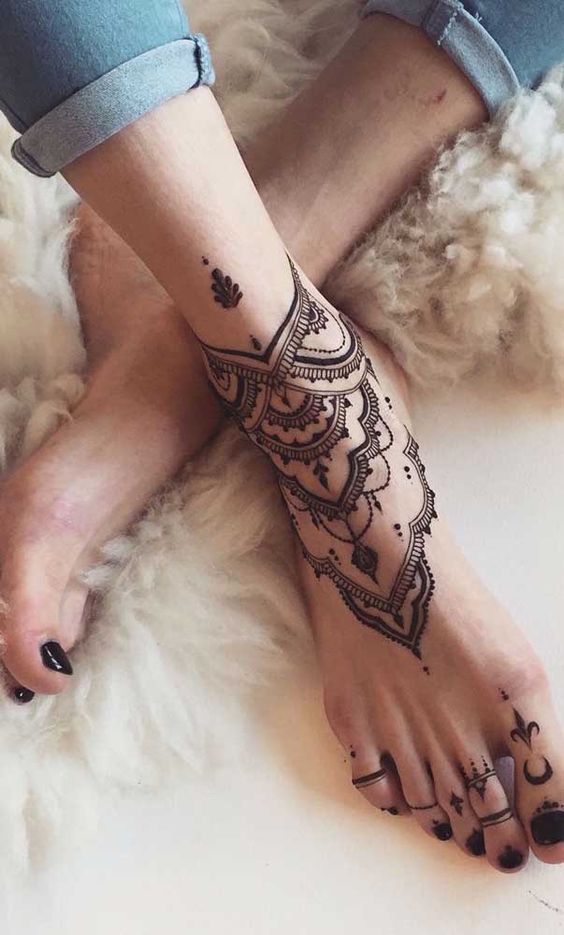 Tatuaggio Tattoo Piedi Stile Indiano