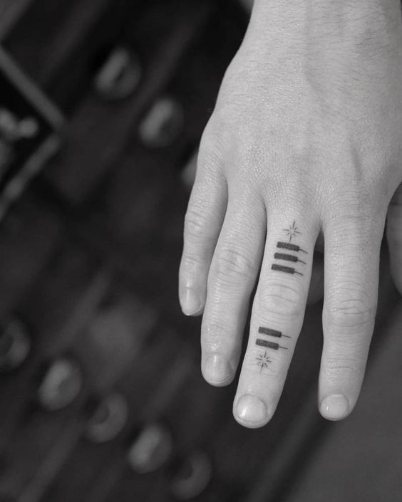 Tatuaggio Tattoo Dita Musica Pianoforte