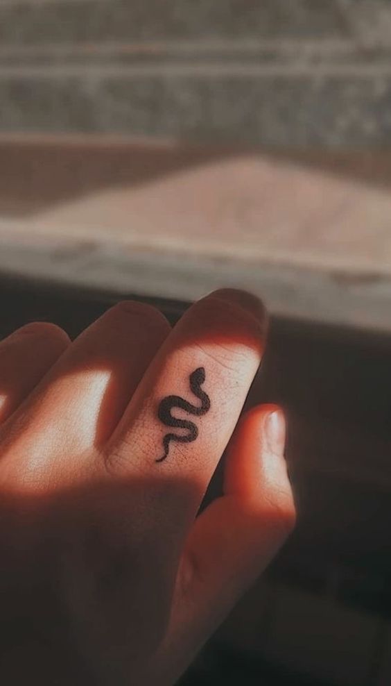 Tatuaggio Tattoo Dita Serpente