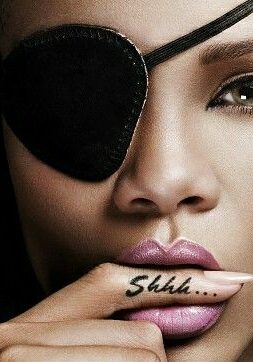 Tatuaggio Tattoo Dita Shhh Rhianna