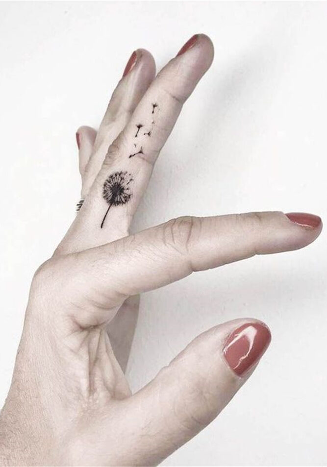 Tatuaggio Tattoo Dita Soffione