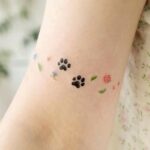 Tatuaggio Tattoo Zampa Cane Piccole con Fiori