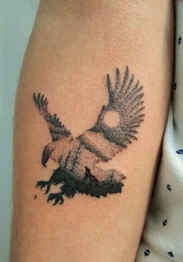 Tatuaggio Tattoo Aquila con Disegno Interno