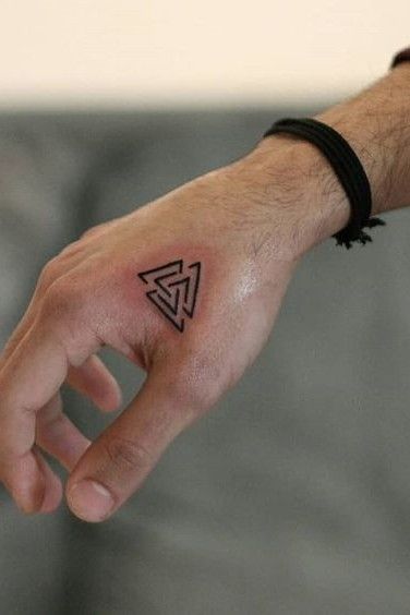 Tatuaggio Tattoo Mani Geometrico Triangoli
