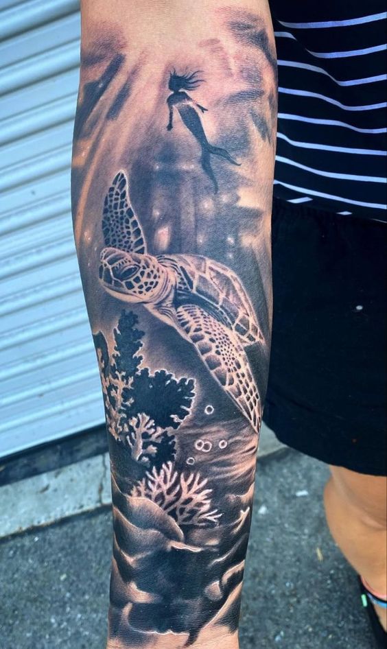 Tatuaggio Tattoo Tartaruga Realistico Braccio Sirena