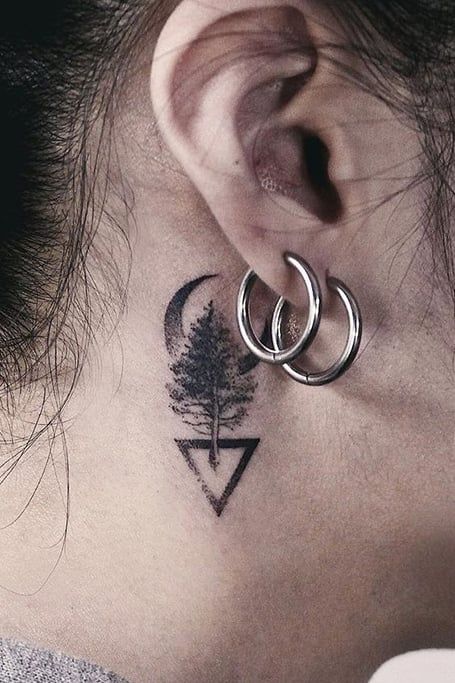 Tatuaggio Tattoo Orecchio Albero Triangolo Luna