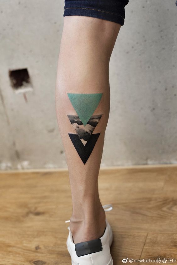 Tatuaggio Tattoo Gamba Uomo Geometrico Triangolo