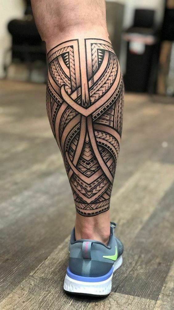 Tatuaggio Tattoo Gamba Uomo Tribale